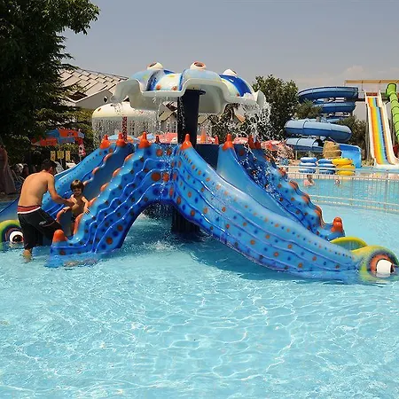 Szálloda The Grand Ucel 4*