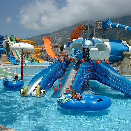 Szálloda The Grand Ucel 4*