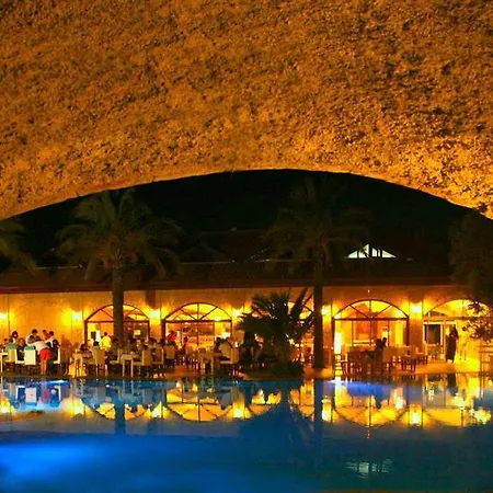 Szálloda The Grand Ucel 4*