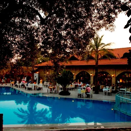 Szálloda The Grand Ucel 4*