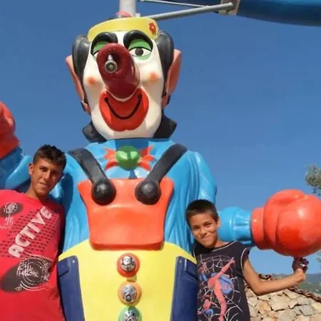 מלון The Grand Ucel 4*