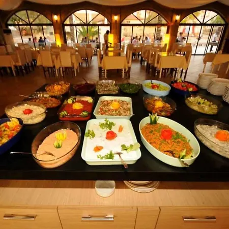 The Grand Ucel מלון אולודניץ