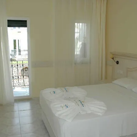 The Grand Ucel 4* אולודניץ