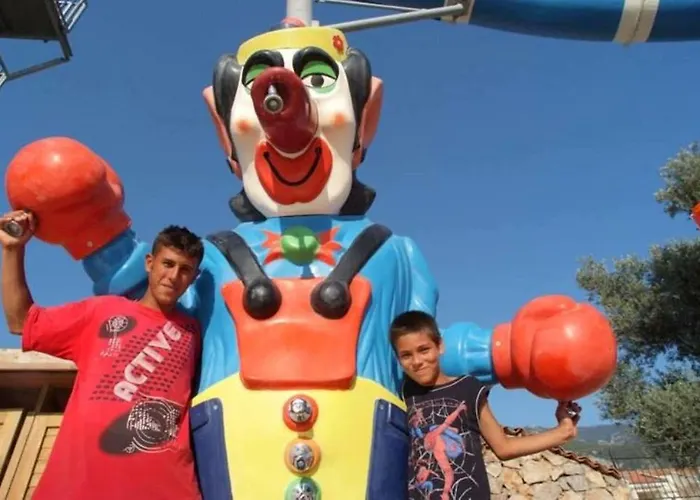 Отель The Grand Ucel 4*