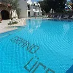 The Grand Ucel 4*